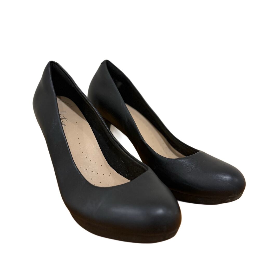 Clarks Woman's black heels for woman in size 8 1/2
